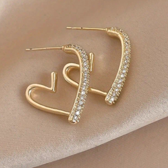 18k Gold Plated Heart Design Hoop Earrings - Picture 1 of 4
